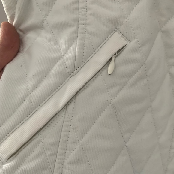 GREG NORMAN| Women’s quilted vest. Sz M - Picture 3 of 11